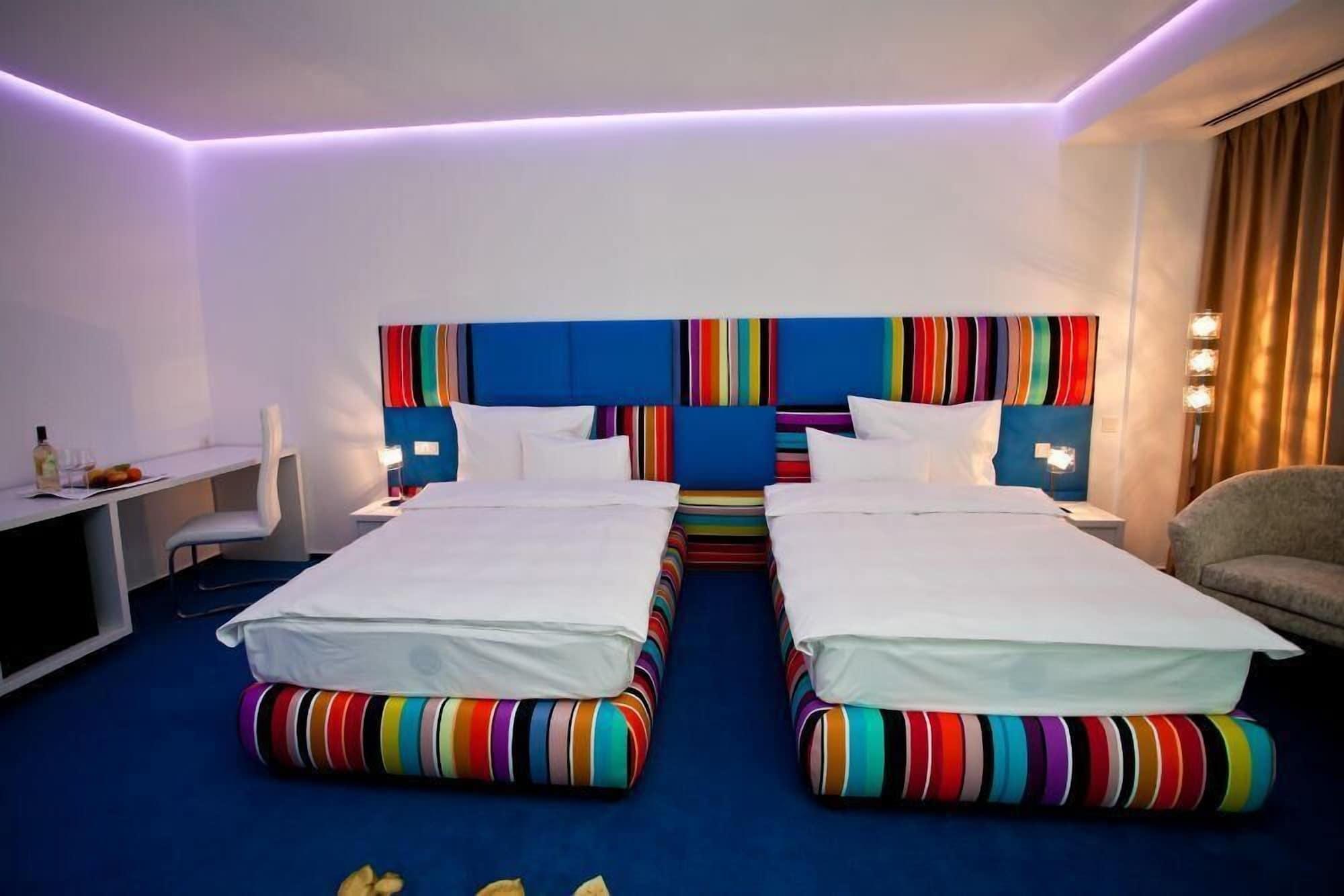 Marshal Garden Hotel Bucharest Bilik gambar A room at the hotel