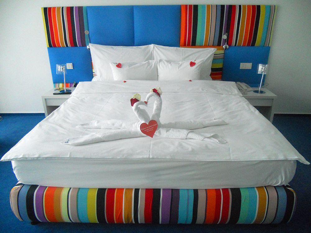 Marshal Garden Hotel Bucharest Luaran gambar A bed