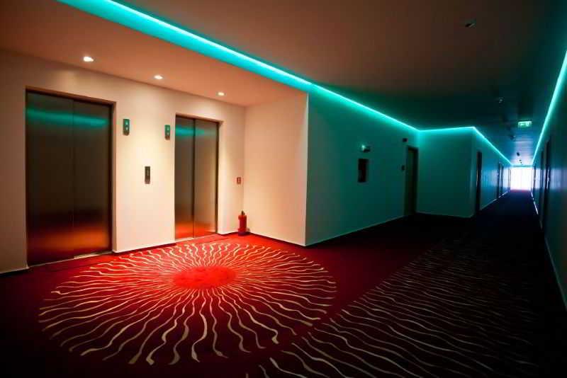 Marshal Garden Hotel Bucharest Luaran gambar Interior of the hotel