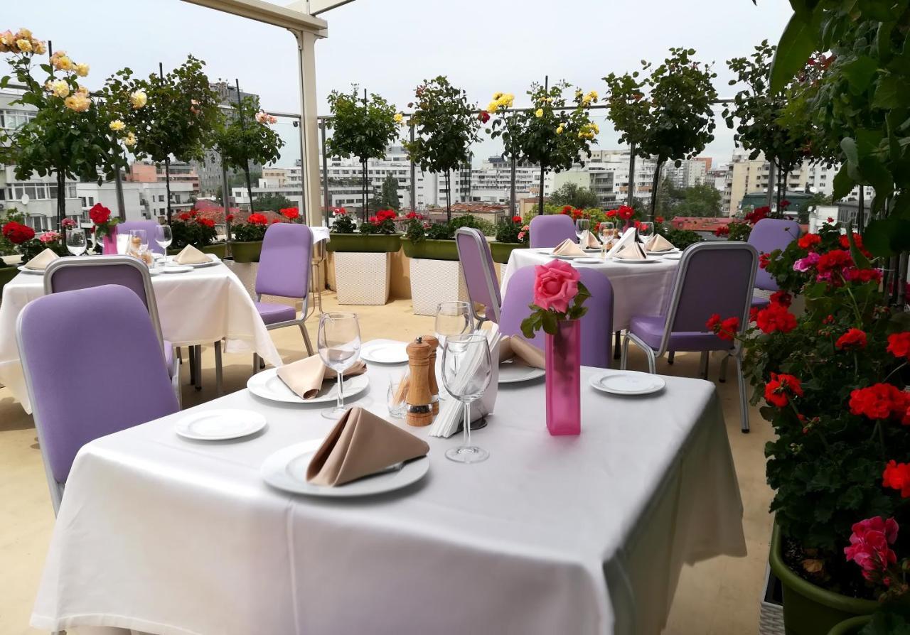 Marshal Garden Hotel Bucharest Luaran gambar The Terrace