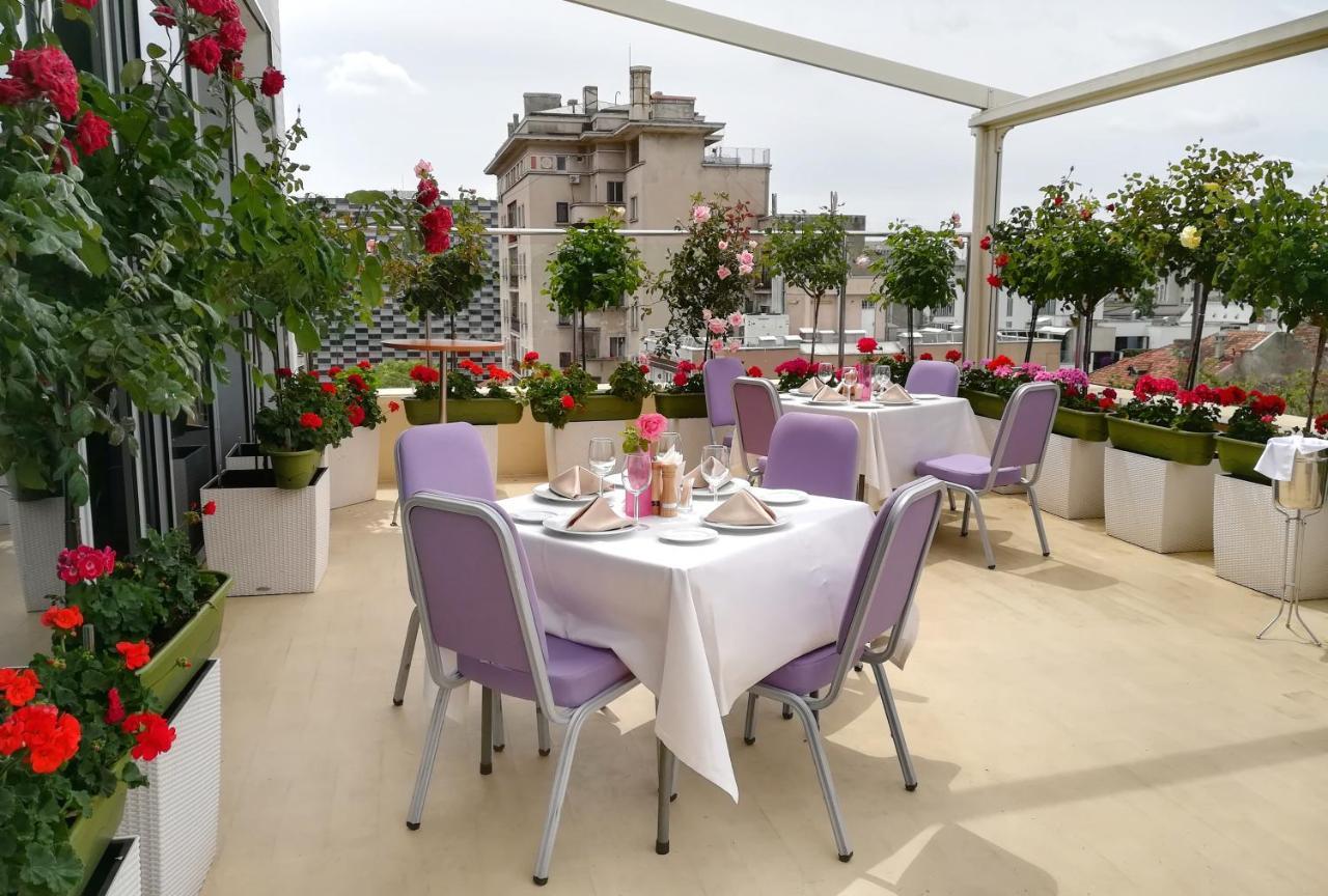 Marshal Garden Hotel Bucharest Luaran gambar The Terrace at The Ivy